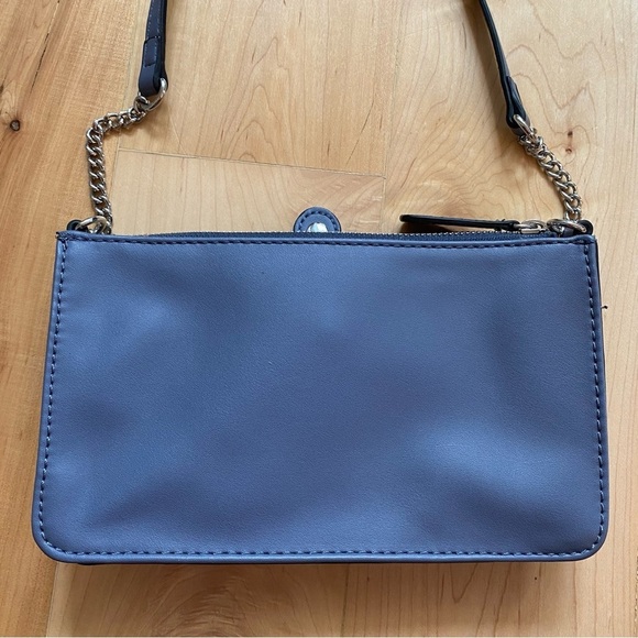 Guess Ladies Jaslynn Crossbody Top Zip - Picture 7 of 11